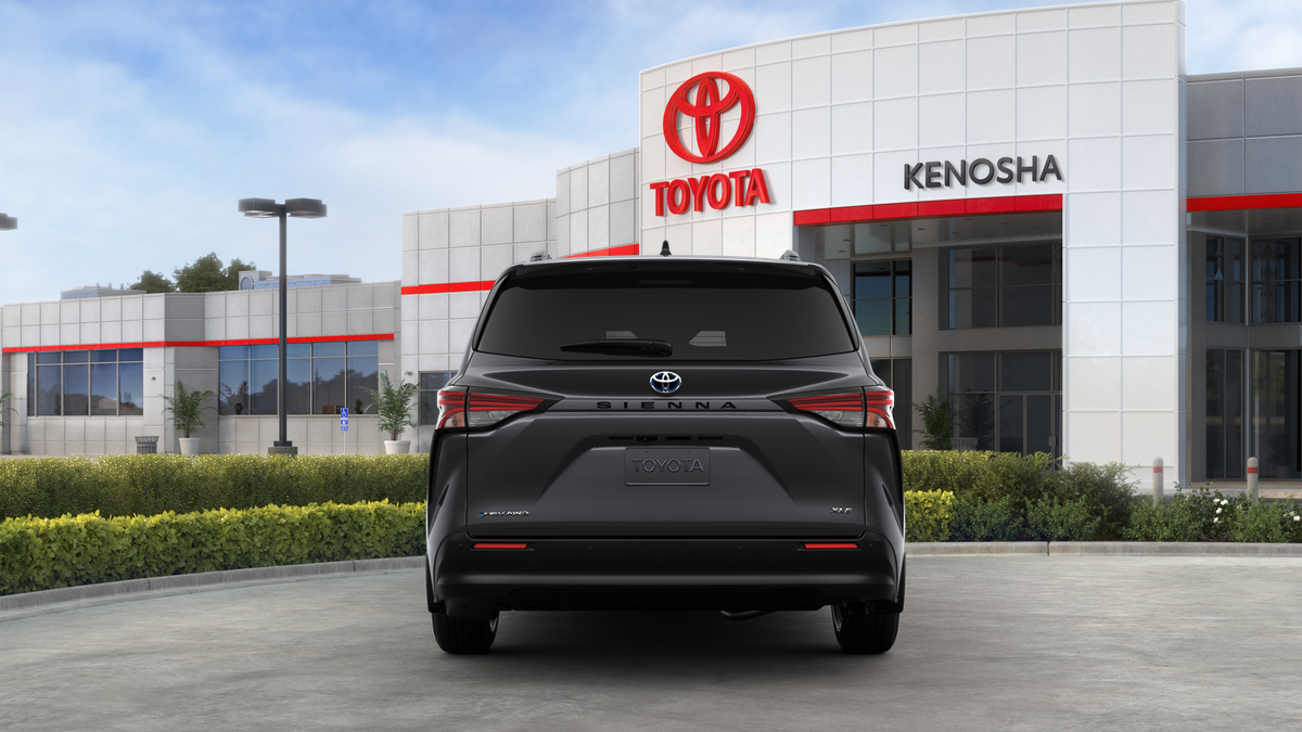 2025 Toyota Sienna XLE photo 8