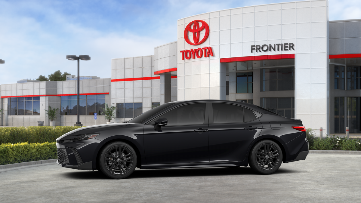 Camry SE 2.5L 4-Cyl. Engine Front-Wheel Drive [2]
