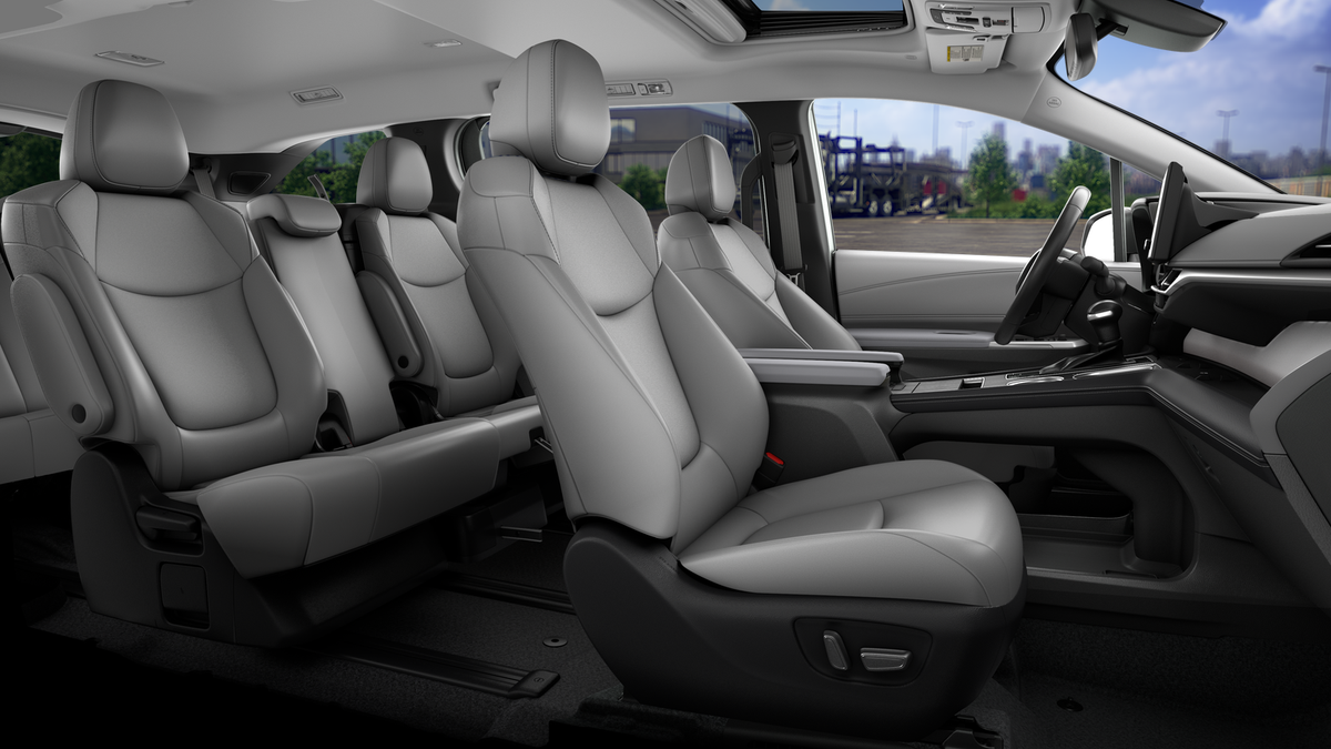 2025 Toyota Sienna XLE photo 25