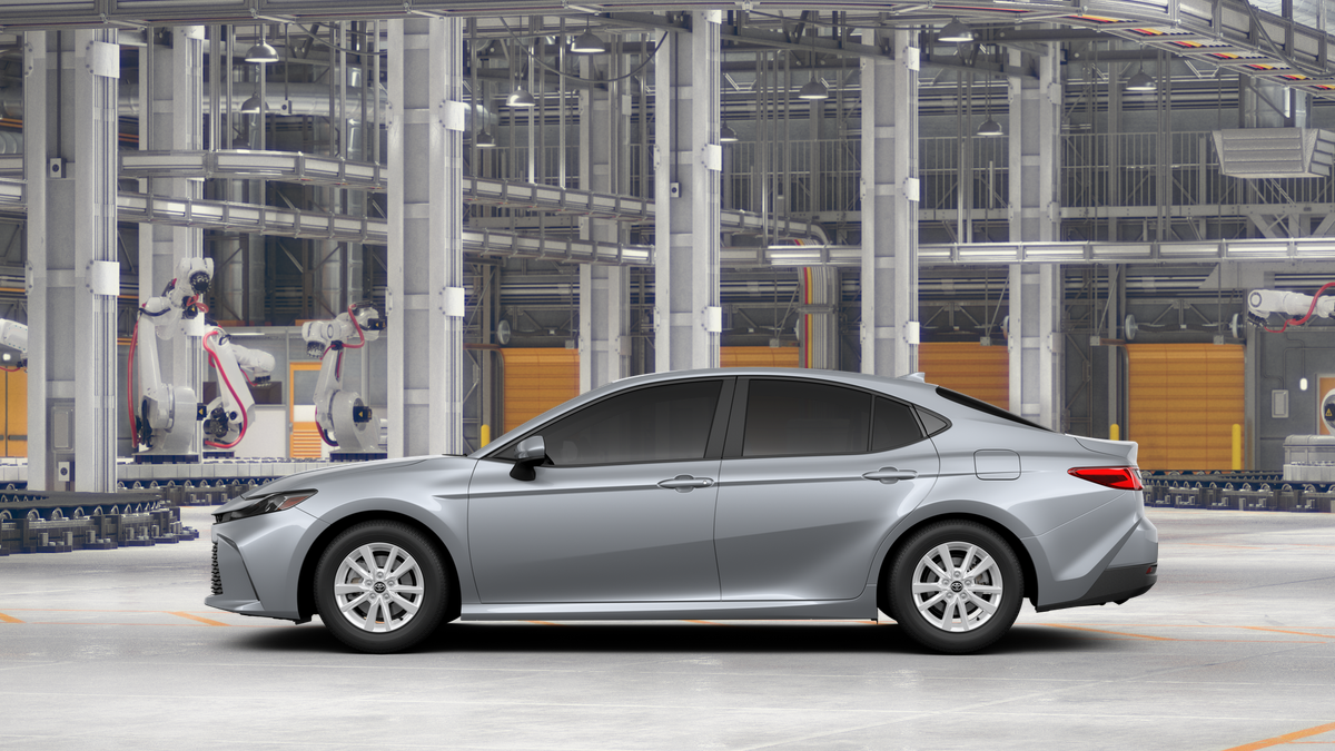 2026 Toyota Camry LE photo 5