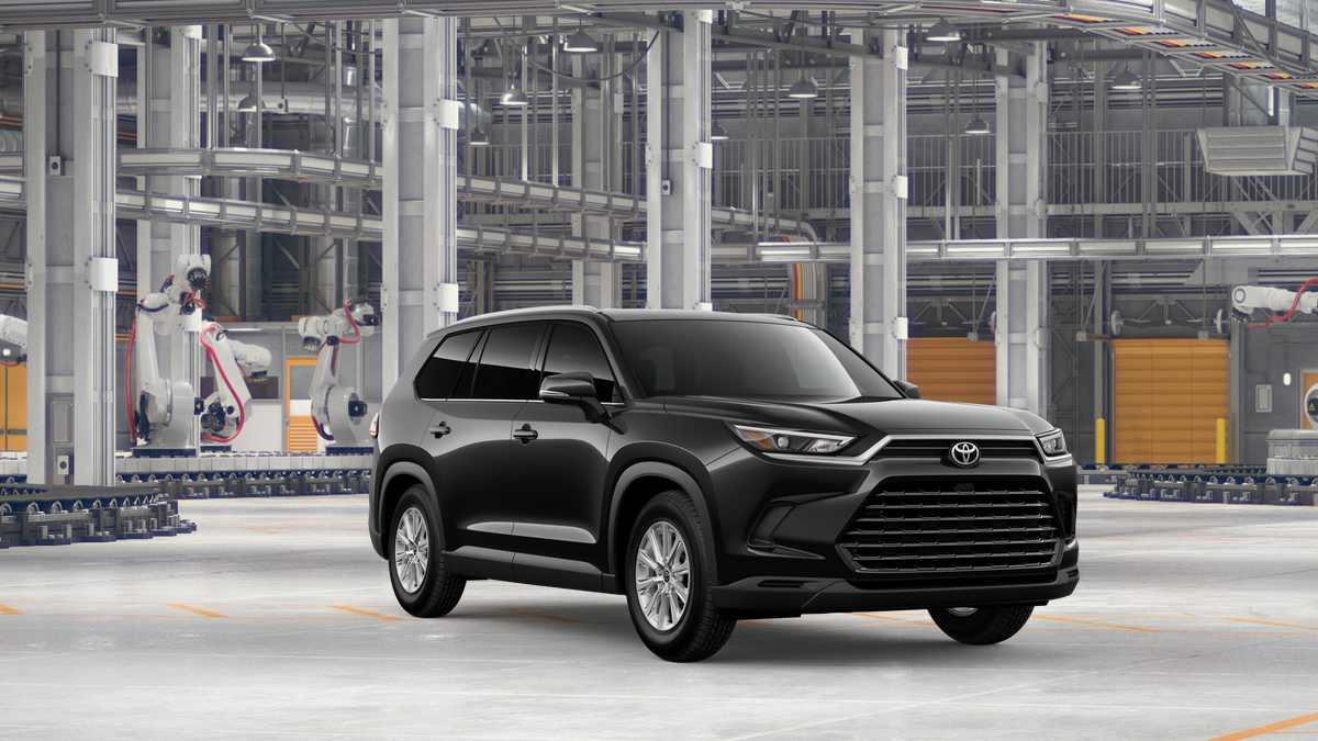 New 2026 Midnight Black Metallic Toyota  XLE image 17