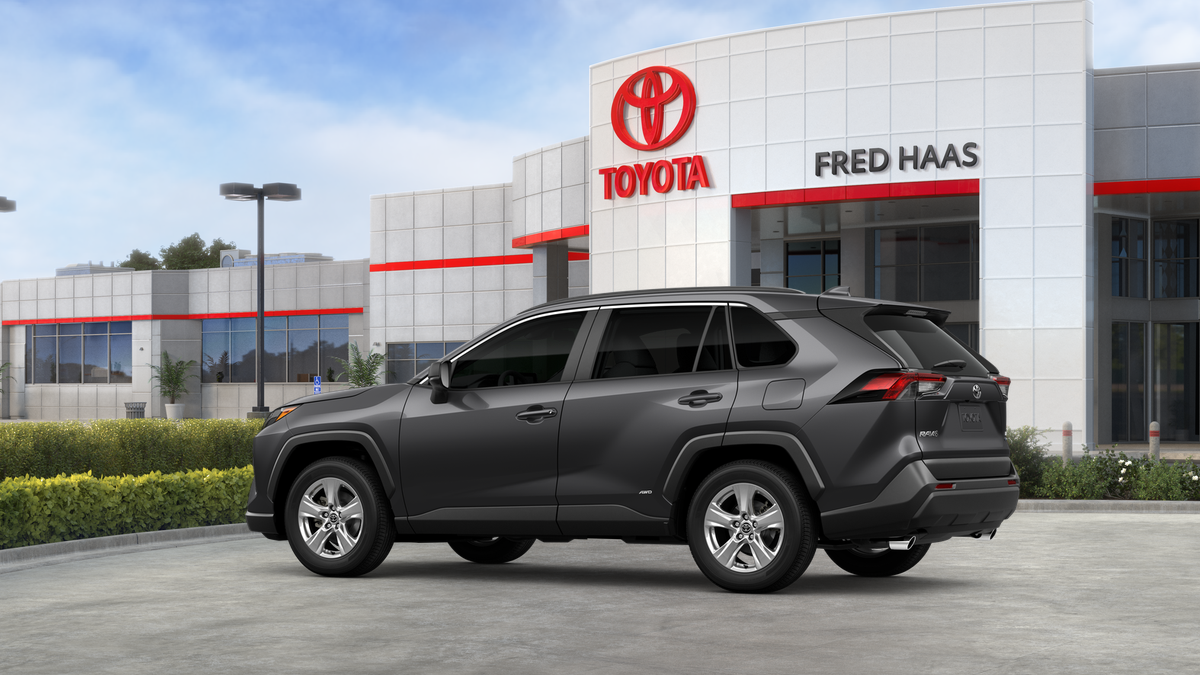 2025 Toyota RAV4 Hybrid LE photo 4