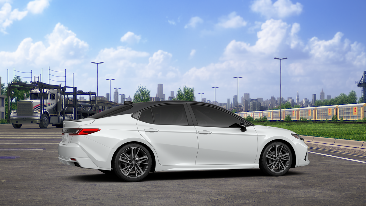 2026 Toyota Camry XSE - Photo 13