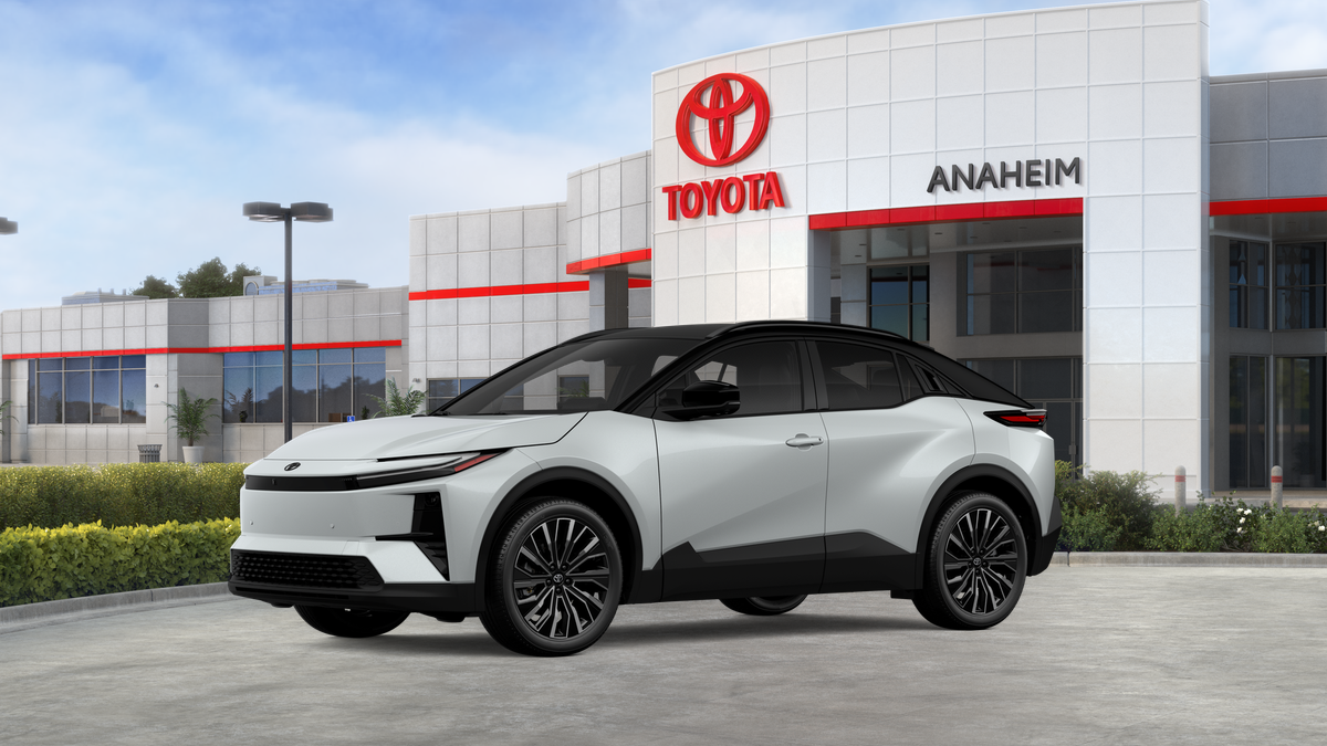 2026 Toyota C-HR XSE - Photo 24
