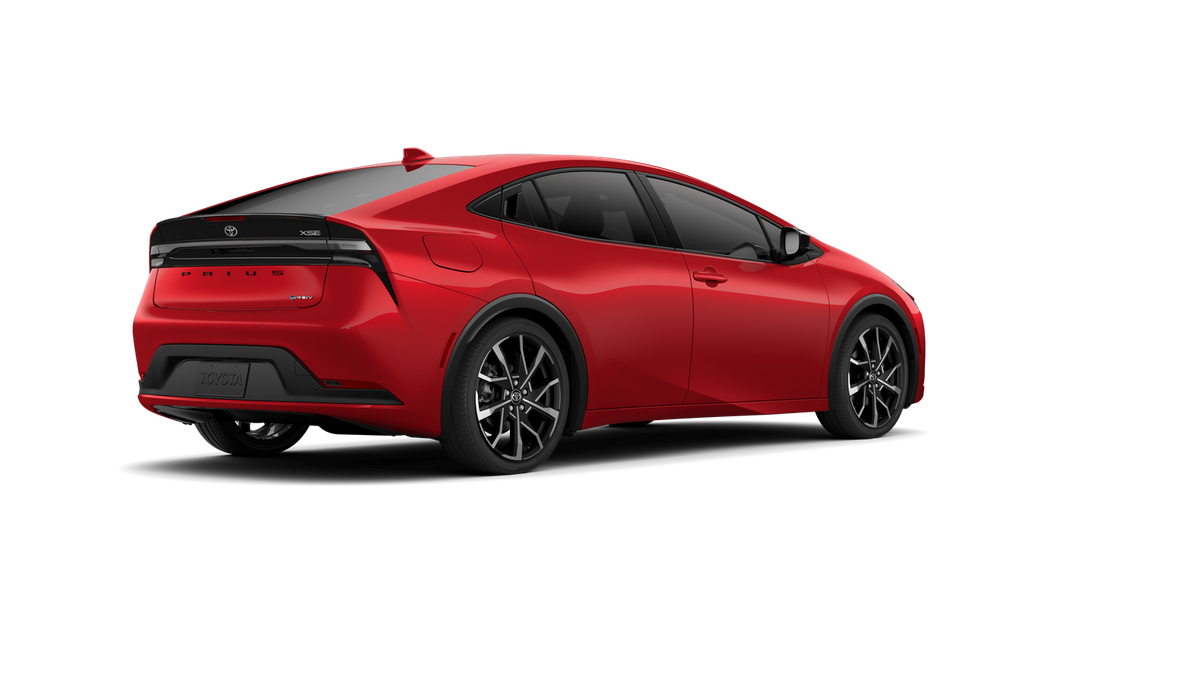 2026 Toyota Prius Plug-in Hybrid XSE photo 9