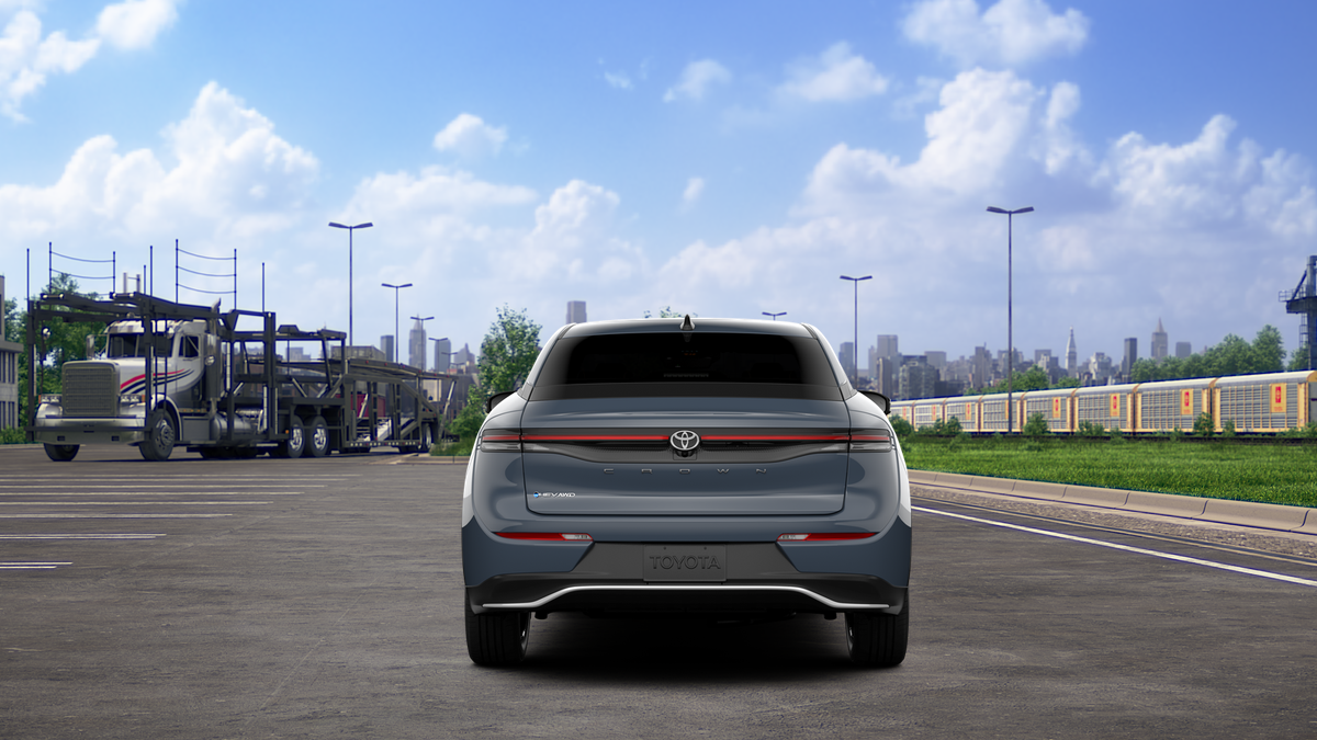 2026 Toyota Crown XLE photo 7