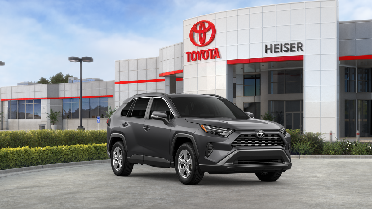 2025 Toyota RAV4 XLE photo 7