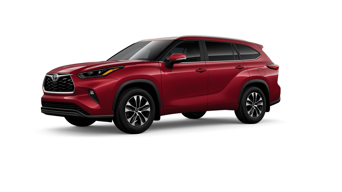 2026 Toyota Highlander XLE photo 2