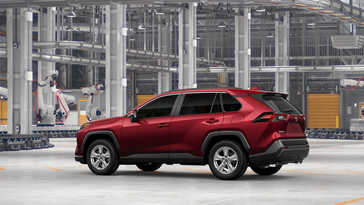 2025 Toyota RAV4 XLE photo 4