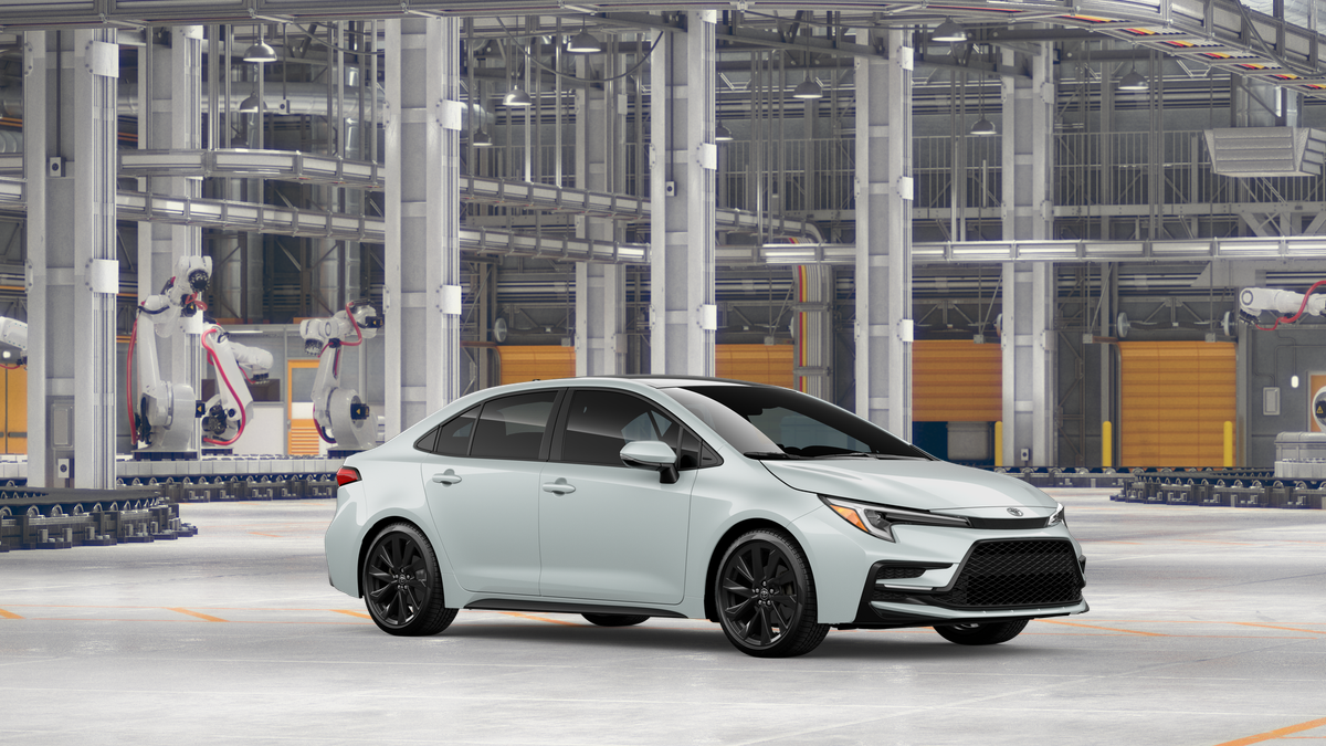New 2026 Wind Chill Pearl with Midnight Black Metallic roof <sup>1</sup> Toyota  SE image 16