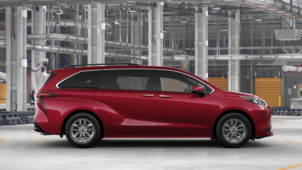 2025 Toyota Sienna XLE photo 14
