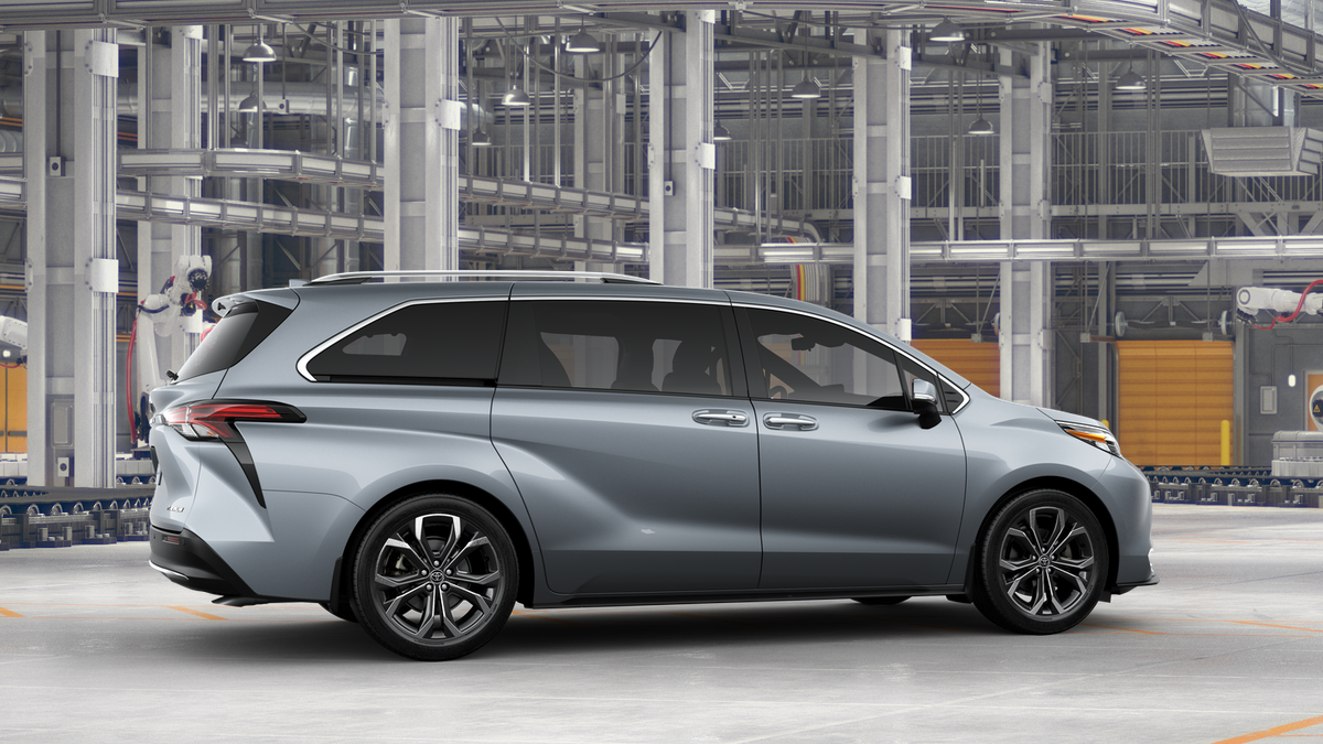 2025 Toyota Sienna Platinum photo 13
