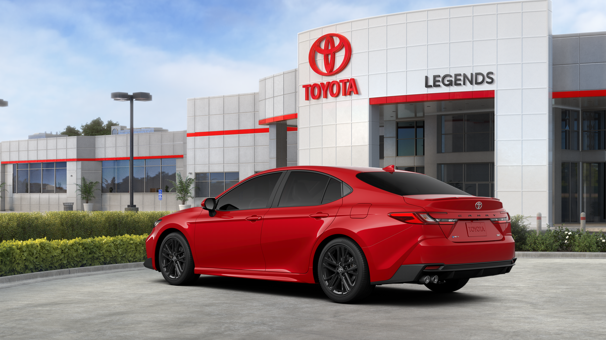 2025 Toyota Camry SE photo 7