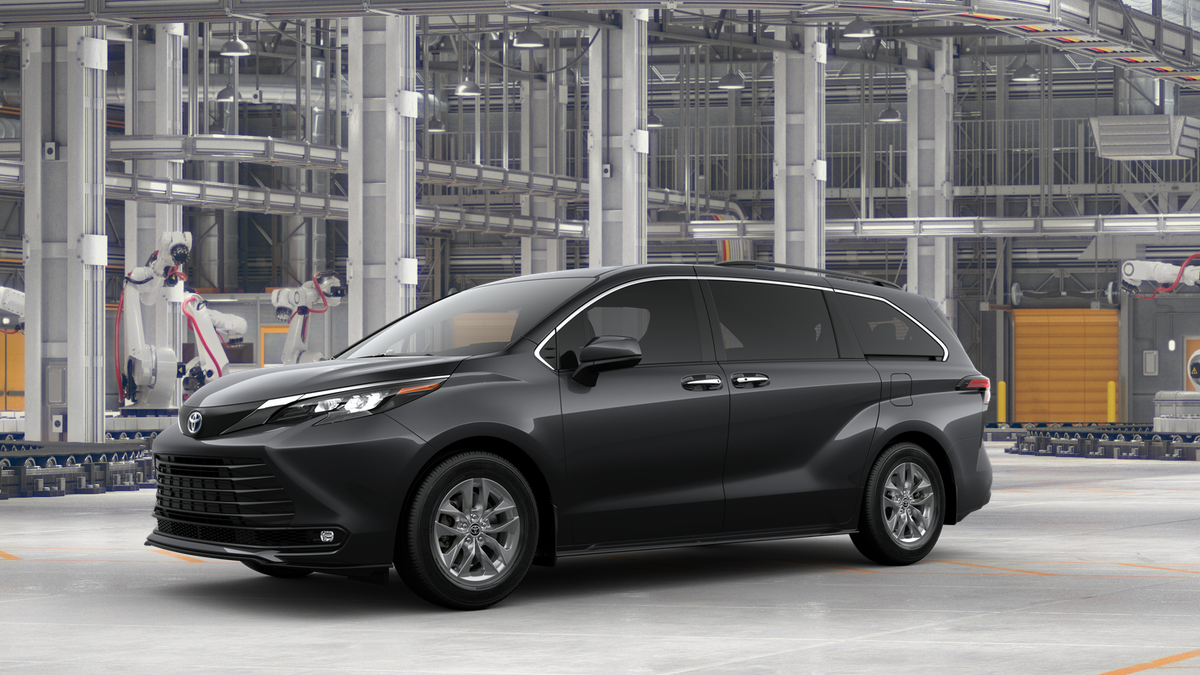 2025 Toyota Sienna XLE photo 4