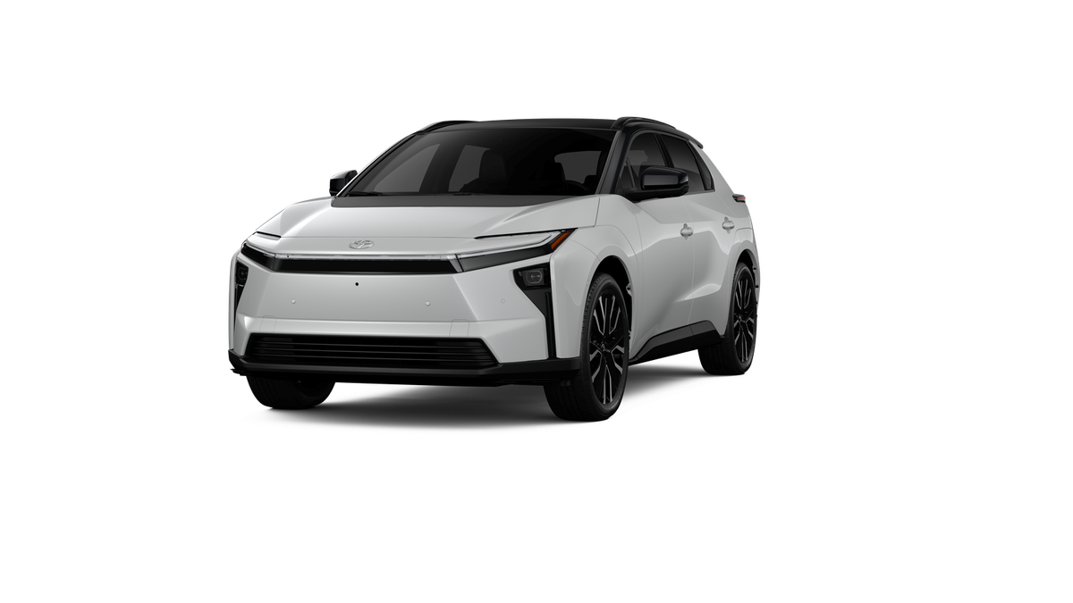 New 2026 Wind Chill Pearl with Midnight Black Metallic roof <sup>1</sup> Toyota  Limited image 21