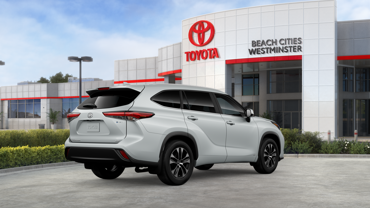 New 2026 Wind Chill Pearl <sup>1</sup> Toyota  XLE image 13