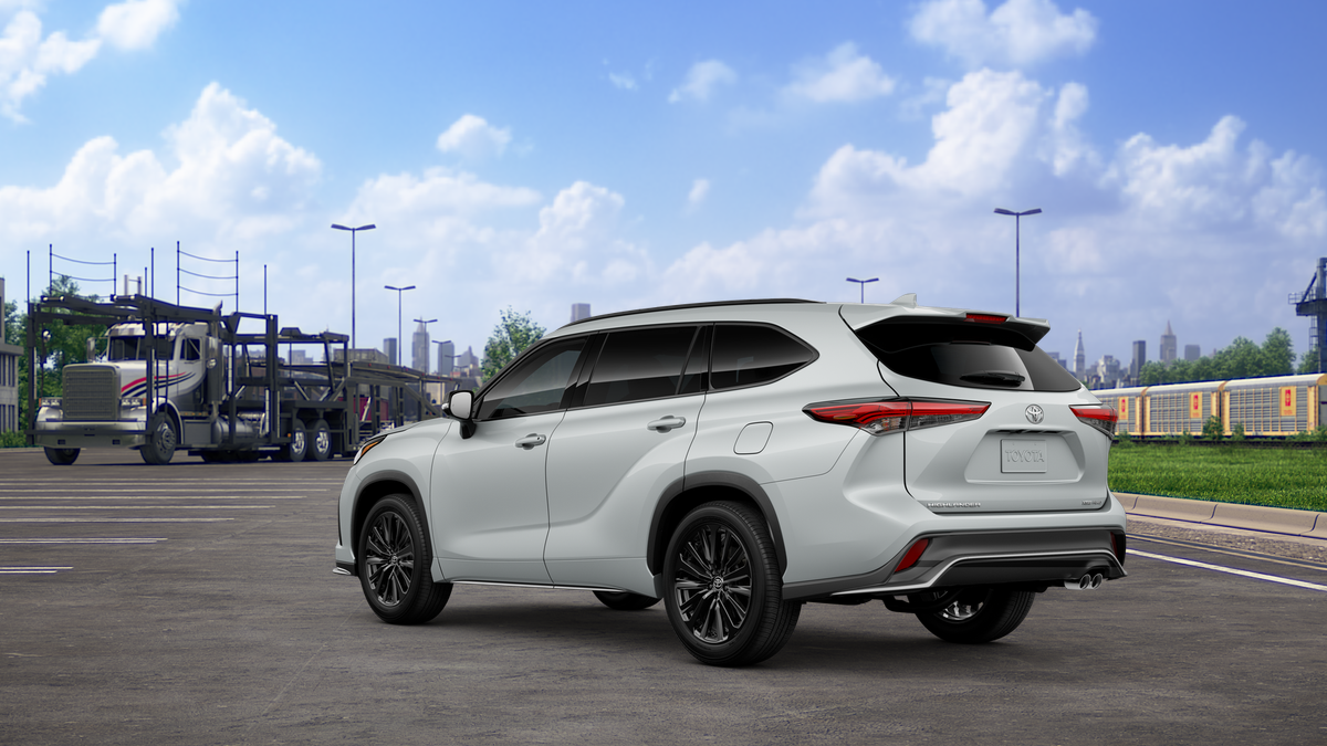 2025 Toyota Highlander XSE photo 6