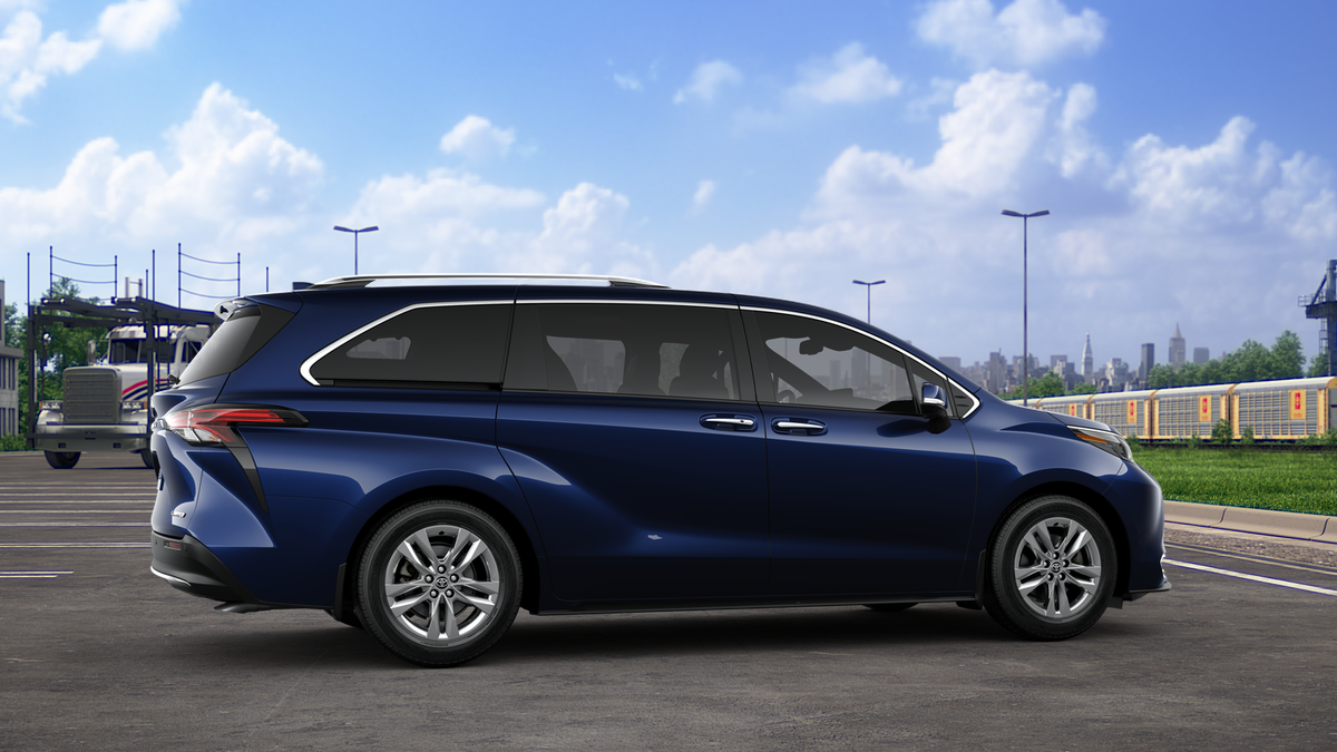2025 Toyota Sienna Limited photo 11