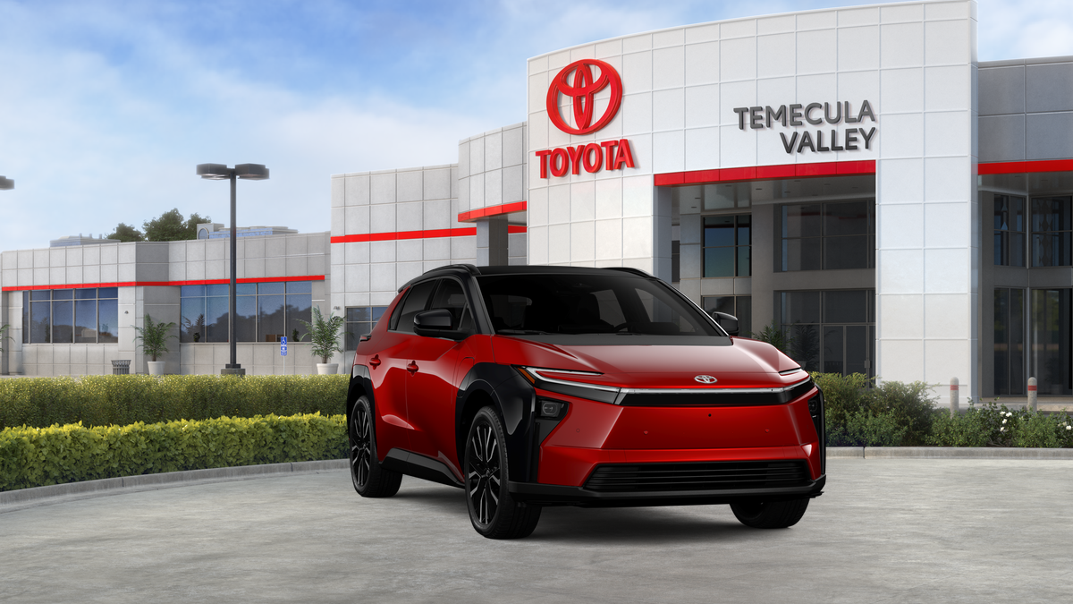 New 2026 Supersonic Red with Midnight Black Metallic roof <sup>1</sup> Toyota  Limited image 18