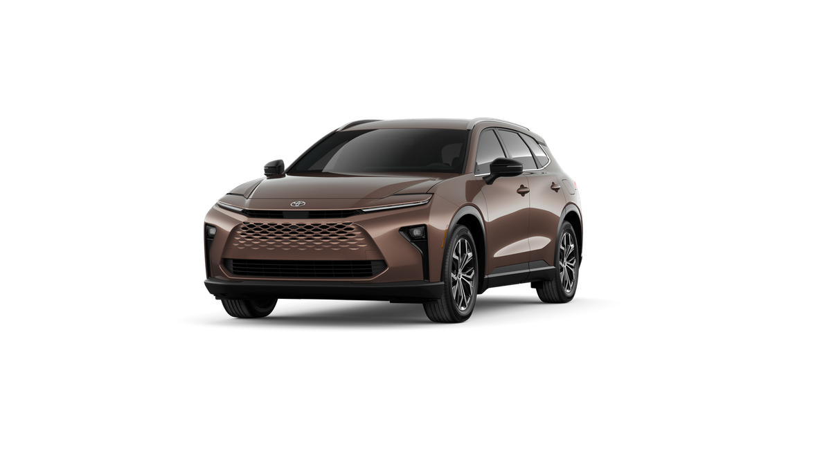 2026 Toyota Crown Signia XLE's photo