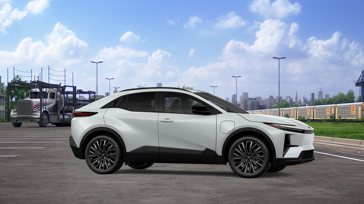New 2026 Wind Chill Pearl <sup>1</sup> Toyota  XSE image 15