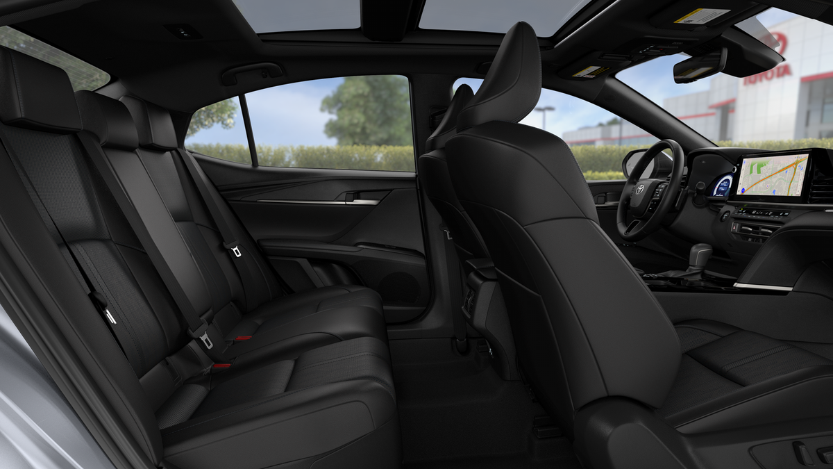 New 2026 Wind Chill Pearl with Midnight Black Metallic roof <sup>1</sup> Toyota  XSE image 2