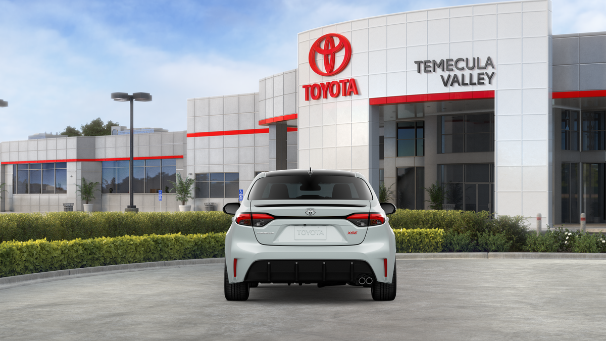New 2026 Wind Chill Pearl with Midnight Black Metallic roof <sup>1</sup> Toyota  XSE image 10