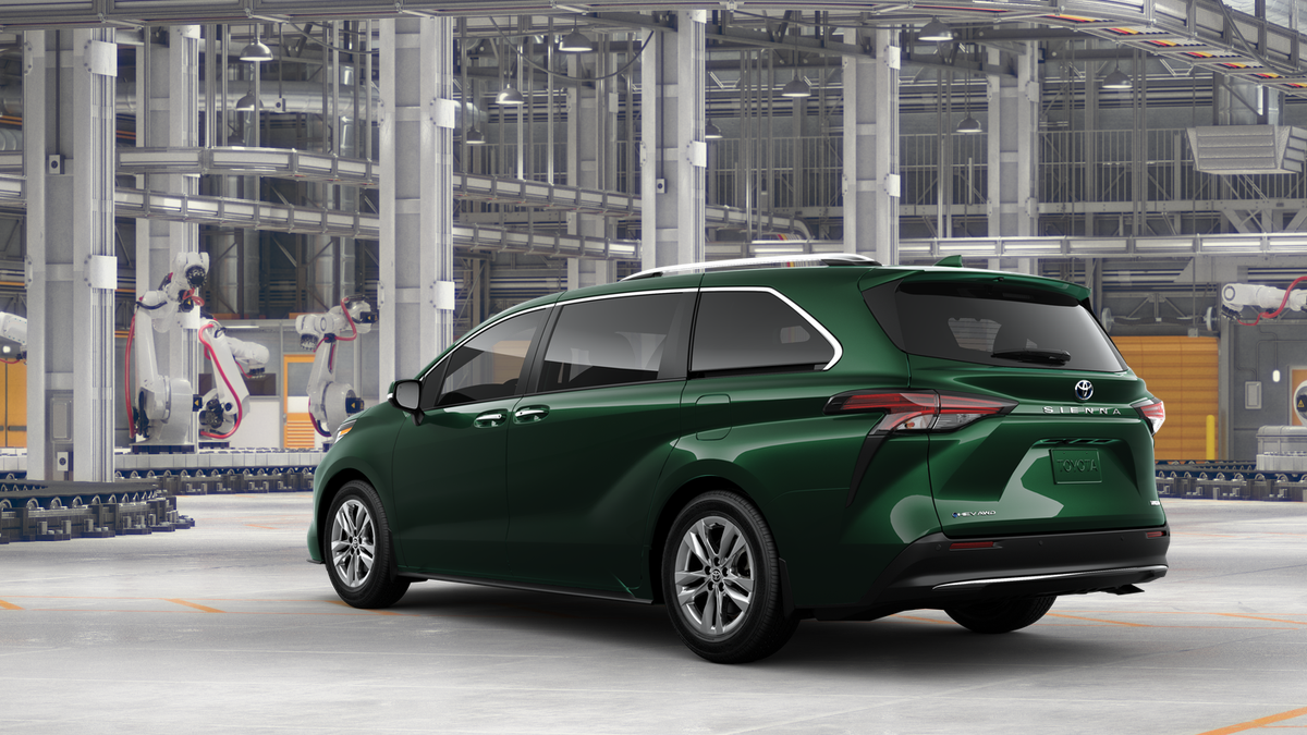 2025 Toyota Sienna Limited photo 8