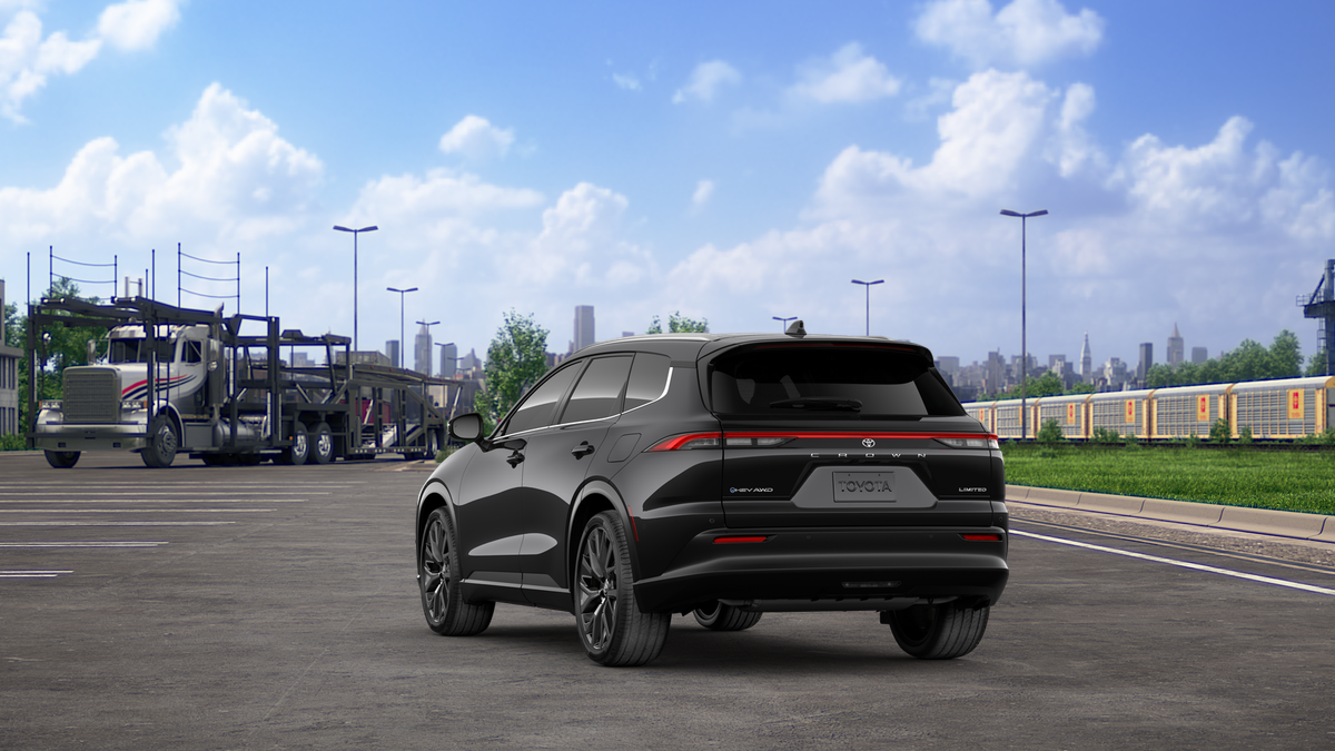 2025 Toyota Crown Signia Limited photo 4