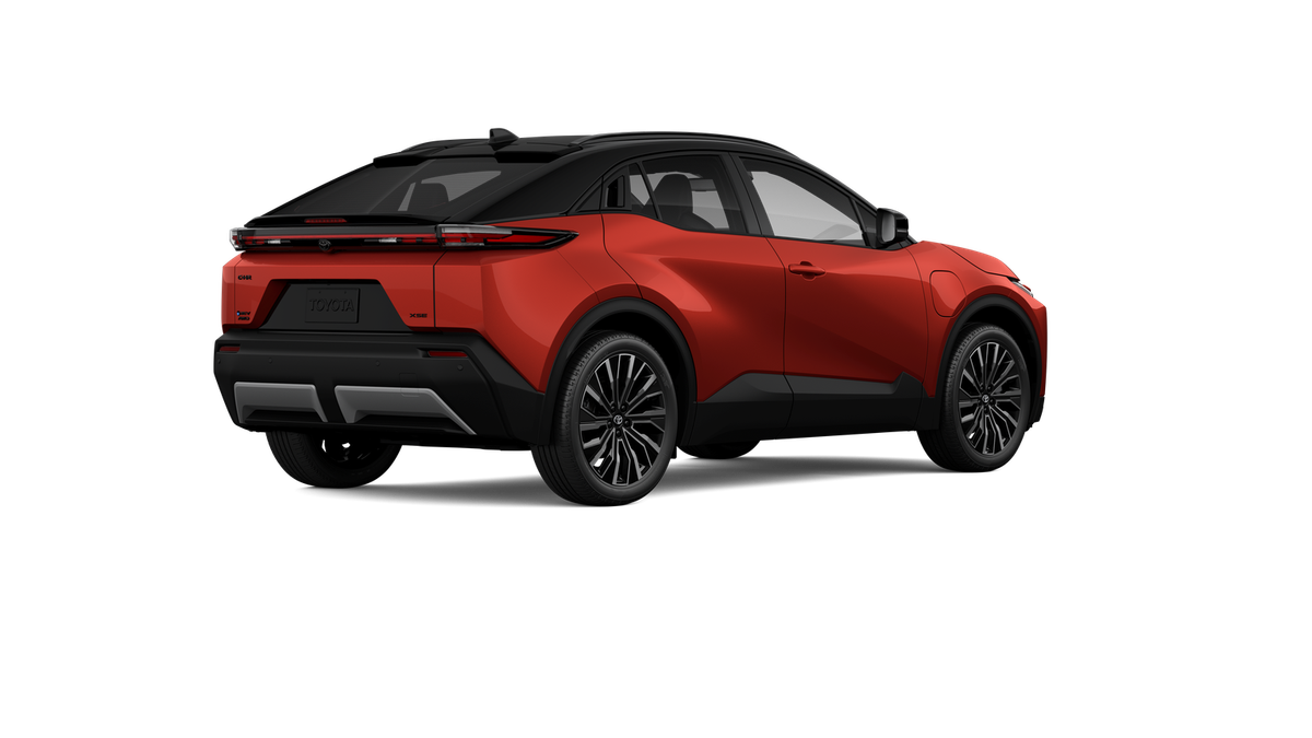 New 2026 Tandoori with Midnight Black Metallic roof <sup>1</sup> Toyota  XSE image 12