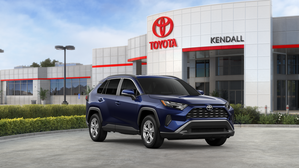 2025 Toyota RAV4 XLE photo 8