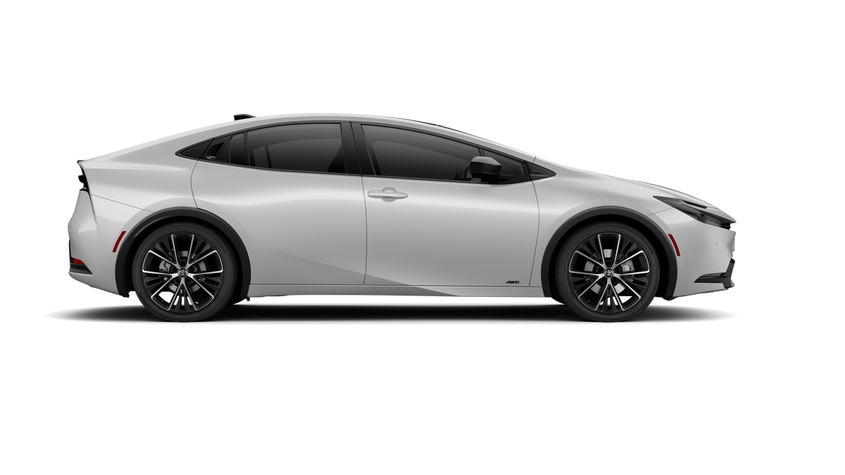 2026 Toyota Prius XLE photo 13