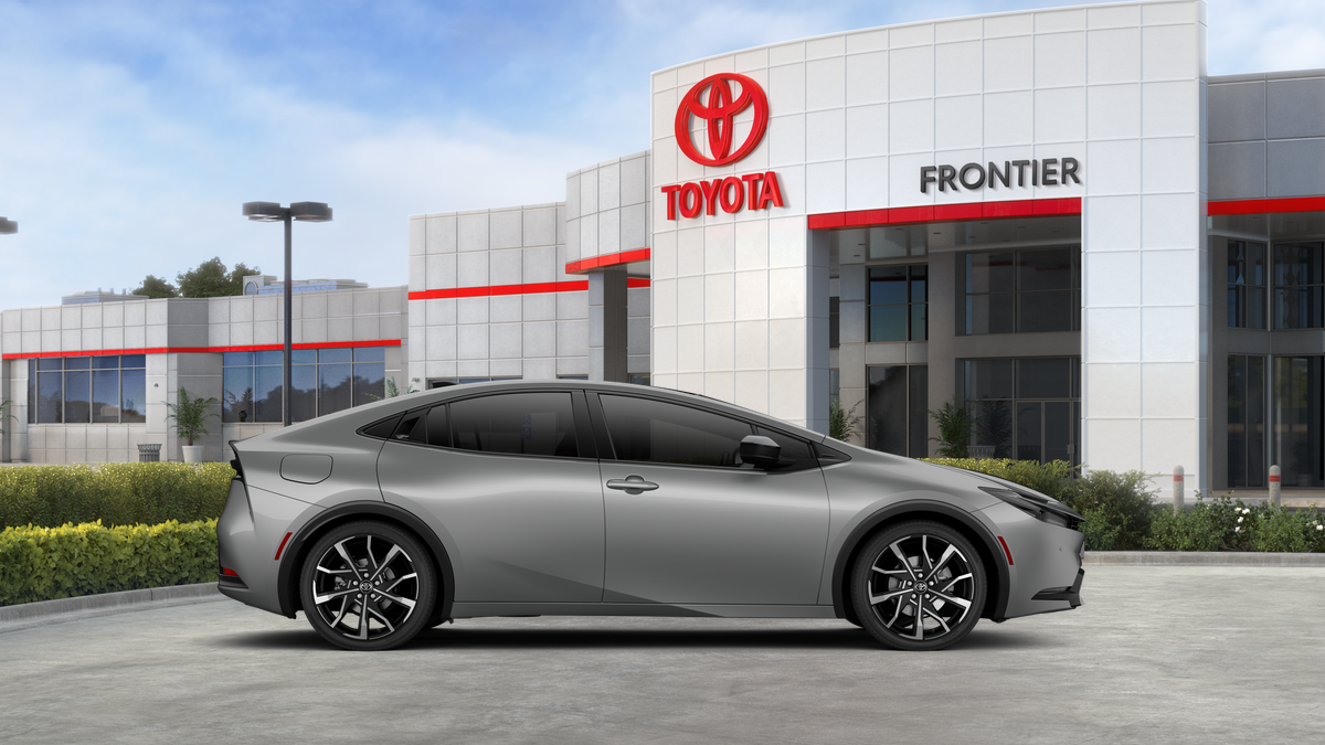 Prius Plug-in Hybrid XSE 2.0L 4-Cyl. ECVT FWD [11]
