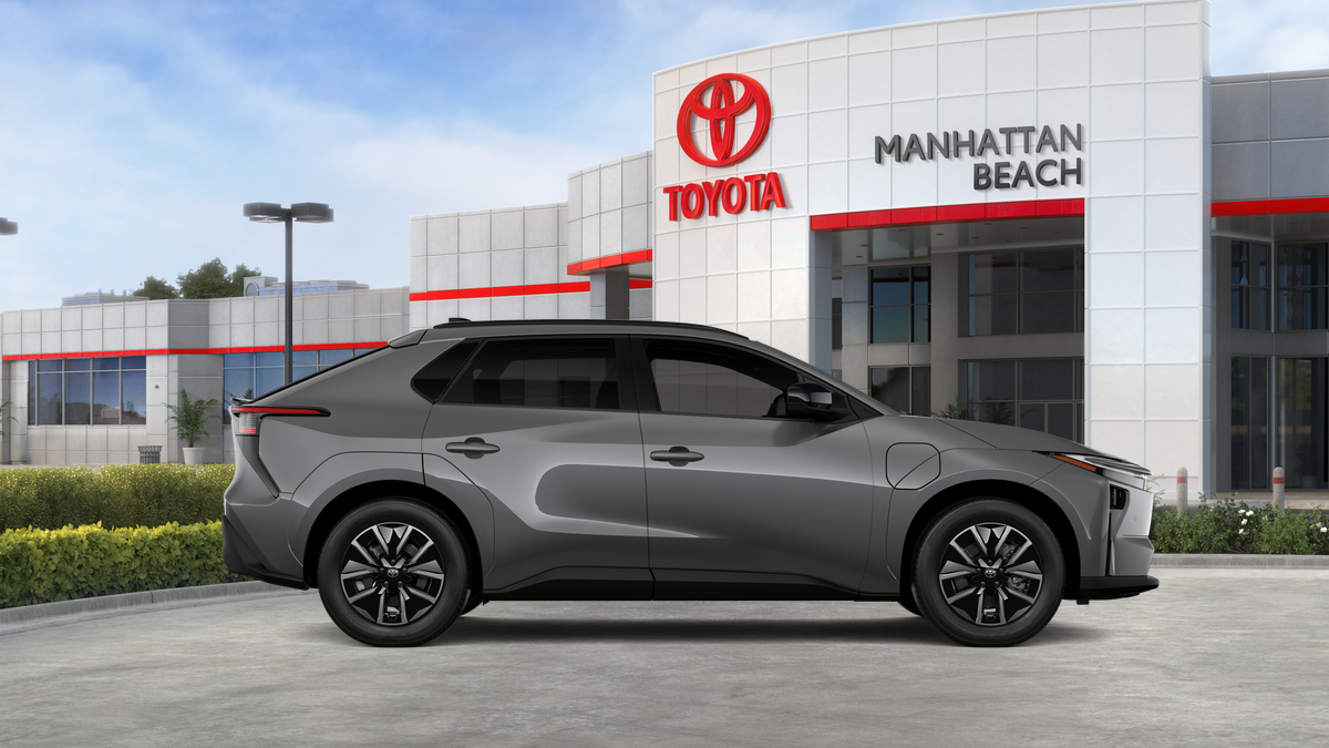 2026 Toyota bZ XLE - Photo 12