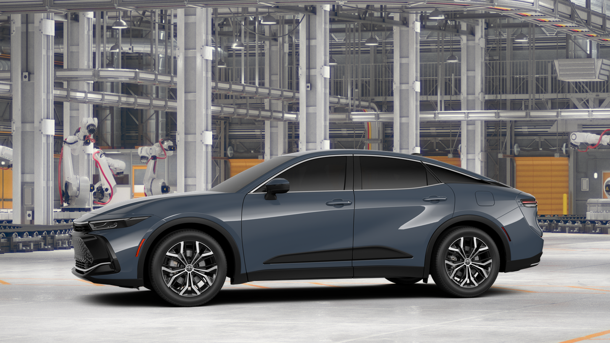 2026 Toyota Crown XLE photo 3
