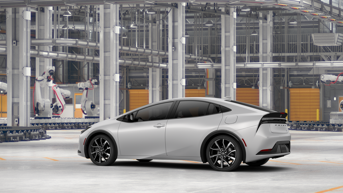 2026 Toyota Prius Plug-in Hybrid XSE photo 7