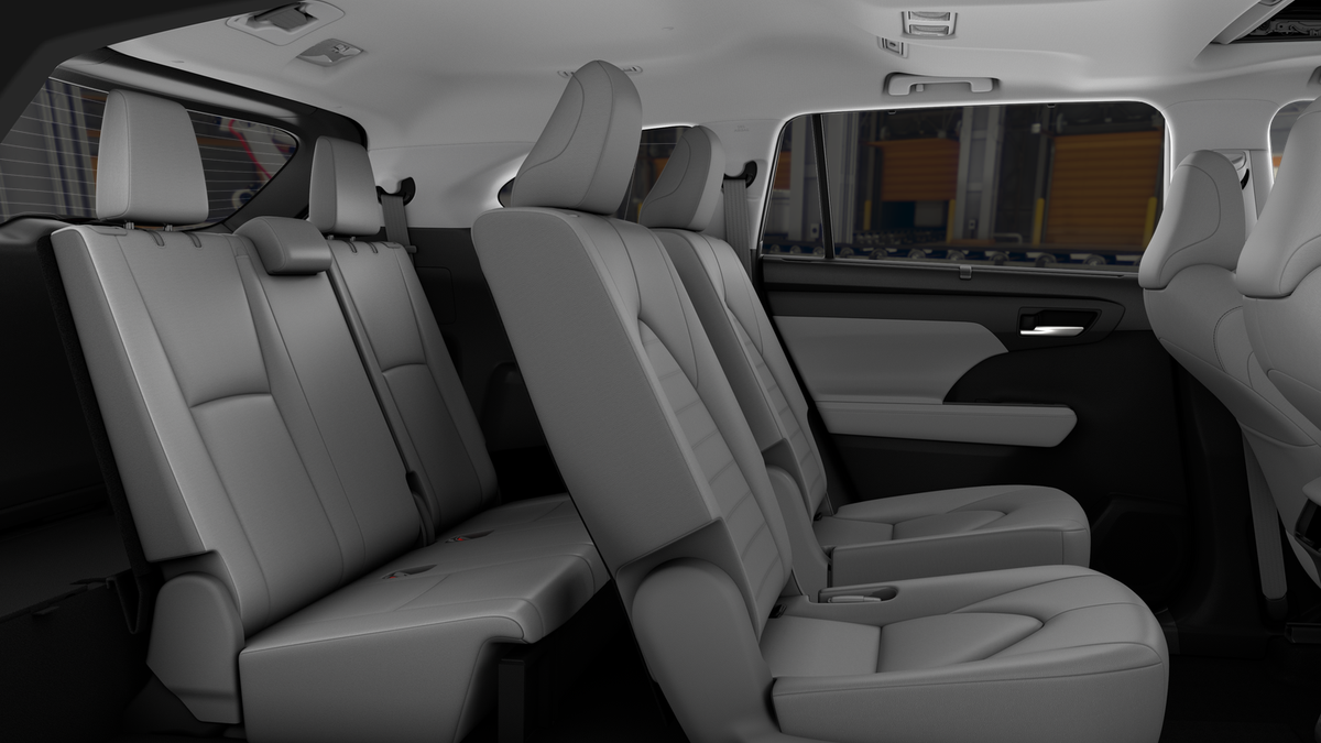 2025 Toyota Highlander XLE photo 20