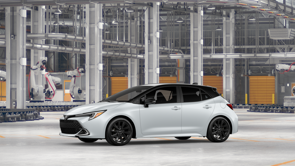 New 2027 Wind Chill Pearl with Black roof <sup>1</sup> Toyota  XSE image 5