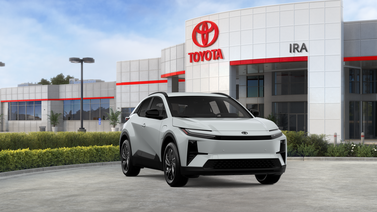 New 2026 Wind Chill Pearl <sup>1</sup> Toyota  SE image 18
