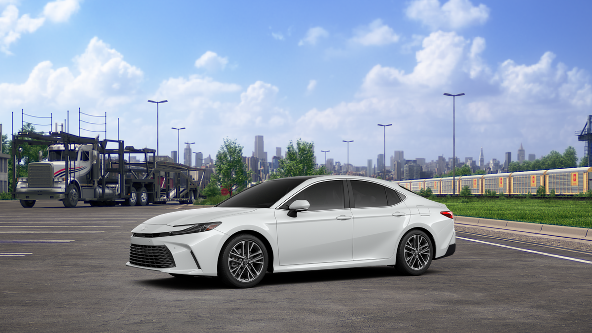 New 2027 Wind Chill Pearl <sup>1</sup> Toyota  XLE image 3