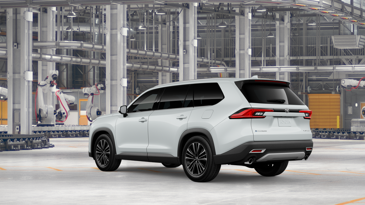 2026 Toyota Highlander Hybrid Platinum photo 5