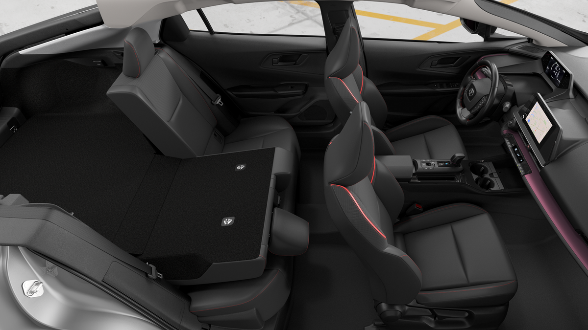 2026 Toyota Prius Plug-in Hybrid SE photo 21
