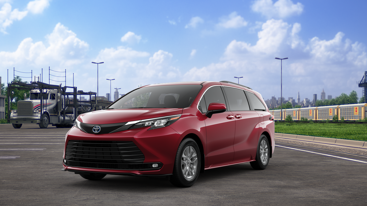 2025 Toyota Sienna XLE