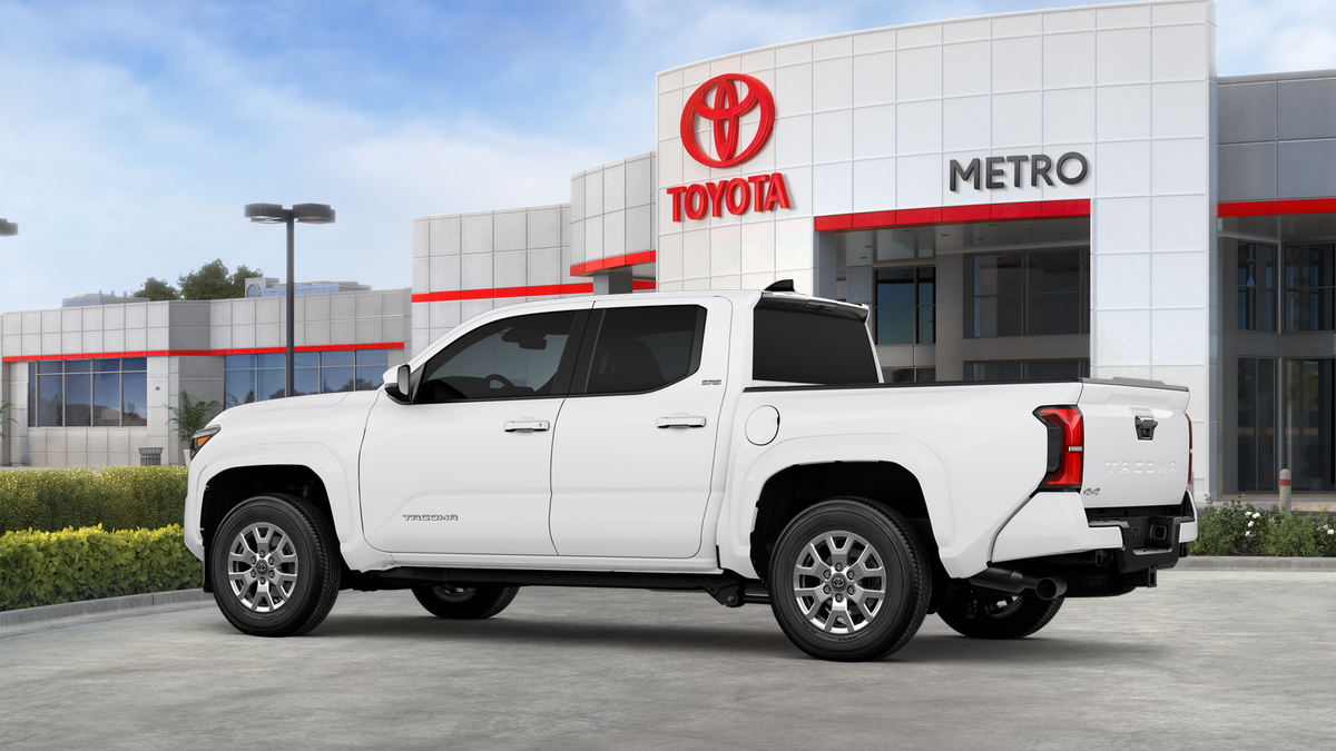 2025 Toyota Tacoma SR5 Double Cab photo 5