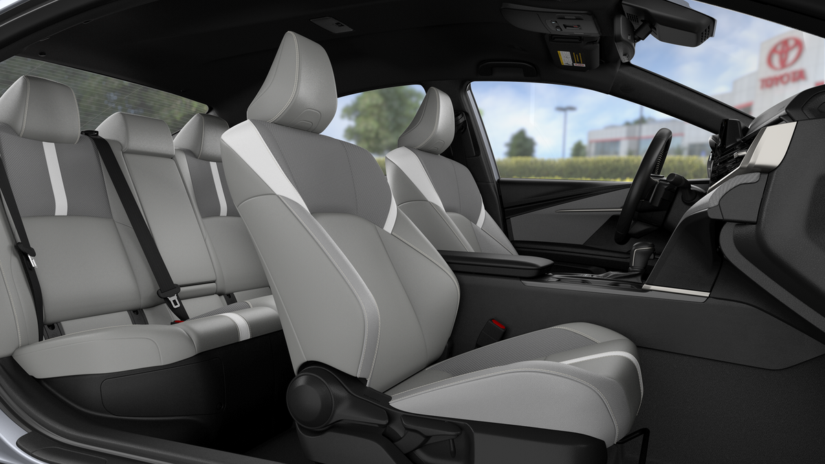 Camry SE 2.5L 4-Cyl. Engine Front-Wheel Drive [9]