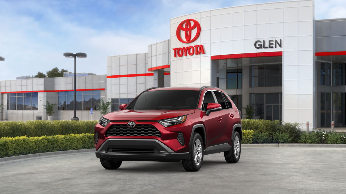 2025 Toyota RAV4 XLE photo 6