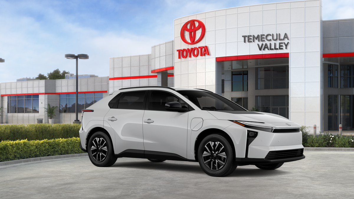 New 2026 Wind Chill Pearl <sup>1</sup> Toyota  XLE image 16