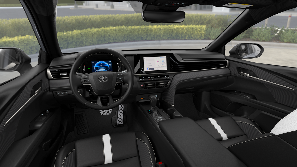 2025 Toyota Camry SE photo 18