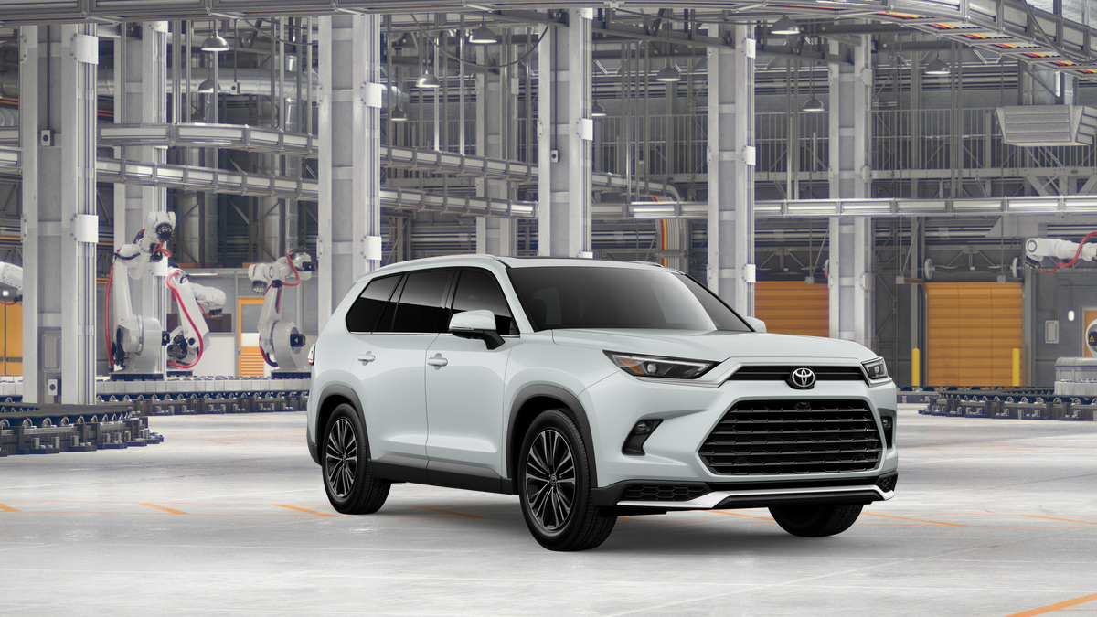 2026 Toyota Highlander Hybrid Platinum photo 14