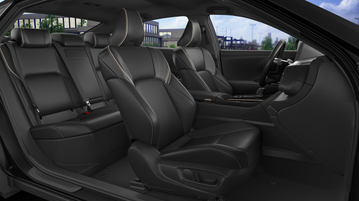 2026 Toyota Crown XLE photo 17